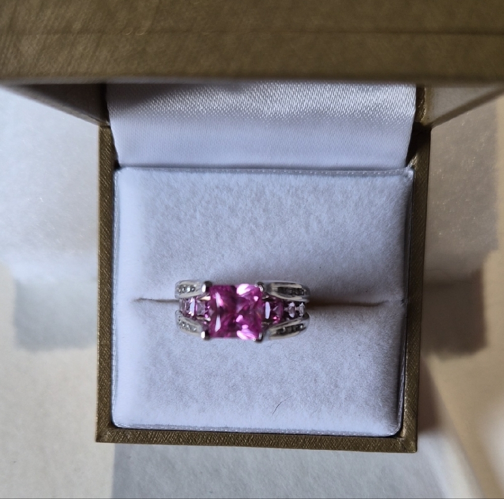 Elegant Pink Stone 10K White Gold Ring Size 5. With Diamonds